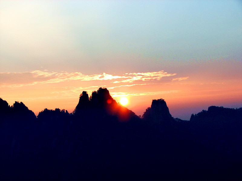 <font color='#000099'>黃山(觀日出)、西海大峽谷(賞晚霞)、雙古民居</font>