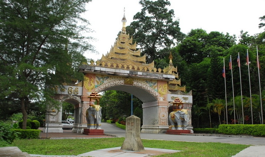 昆明、大理、麗江、虎跳峽、香格里拉、西雙版