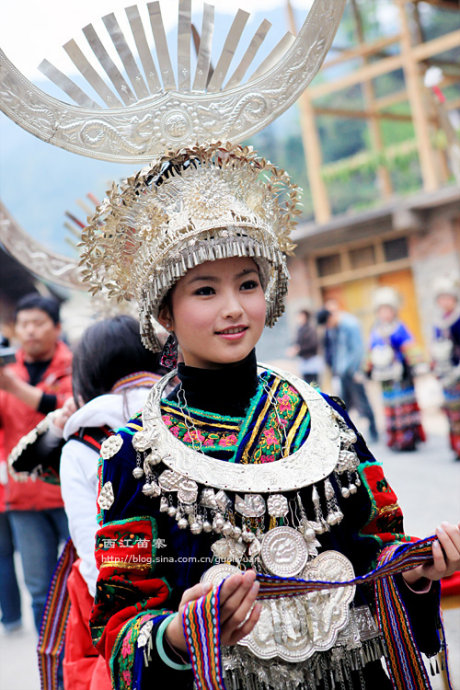 <font color='#FF0000'>黃果樹大瀑布、西江千戶苗寨；花溪濕地公園、</font>