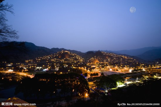 <font color='#FF0000'>貴州鎮(zhèn)遠(yuǎn)古城青龍洞、西江千戶苗寨、荔波大小</font>