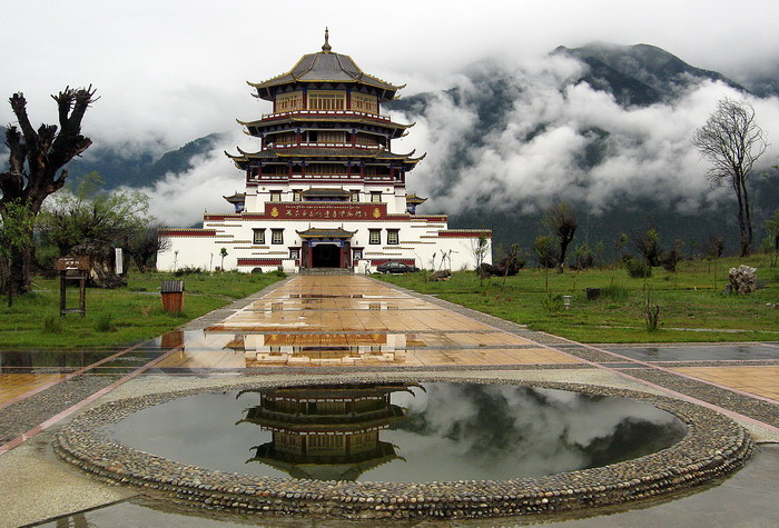 拉薩、林芝、魯朗林海、羊卓雍湖雙臥11/單飛9