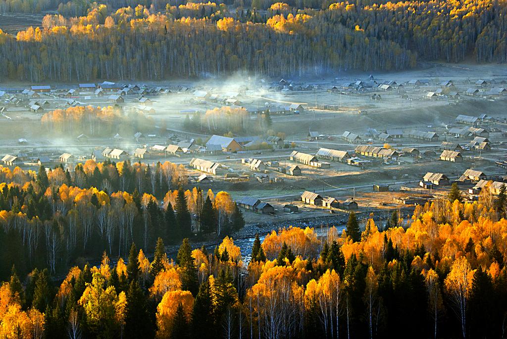 烏魯木齊、布爾津五彩灘、喀納斯、禾木古村、