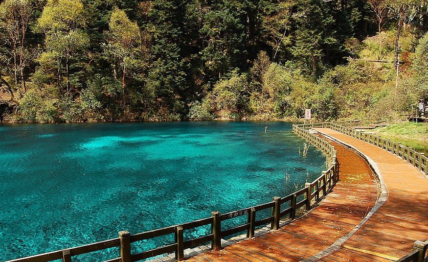 九寨溝、黃龍、成都雙飛5日<不走回頭路>