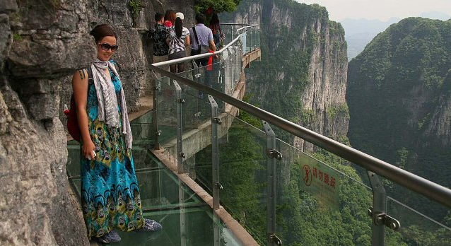 張家界、鳳凰古城、天門山玻璃棧道雙臥6天